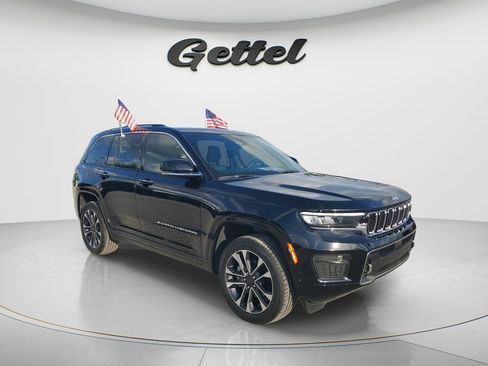 Used 2023 Jeep Grand Cherokee Overland w/ Luxury Tech Group IV RWD image 3