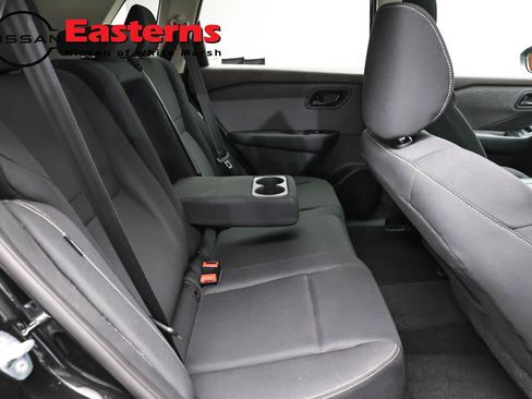 Used 2023 Nissan Rogue S AWD/4WD image 23