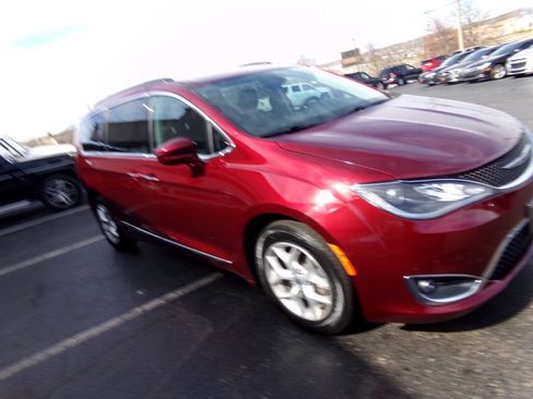 Used 2017 Chrysler Pacifica Touring-L w/ Tire & Wheel Group FWD image 45