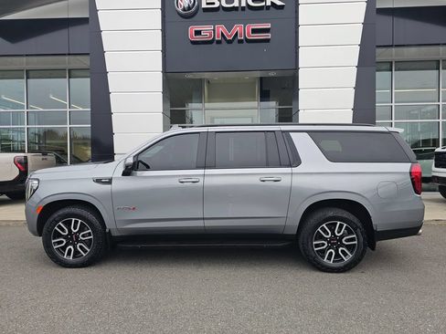 Used 2024 GMC Yukon XL AT4 w/ Technology Package AWD/4WD image 4