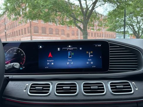 Certified 2025 Mercedes-Benz GLS 450 4MATIC image 16