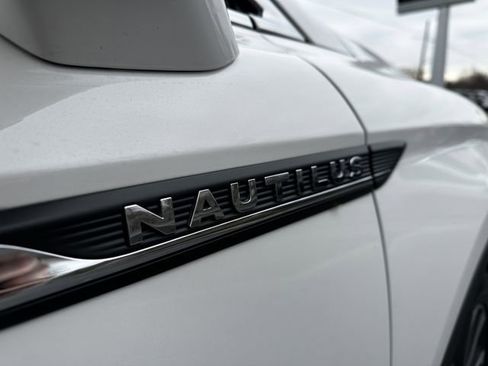 Certified 2022 Lincoln Nautilus Reserve image 46