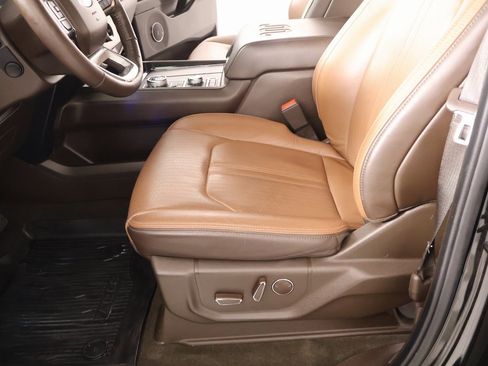 Used 2024 Ford Expedition King Ranch image 12