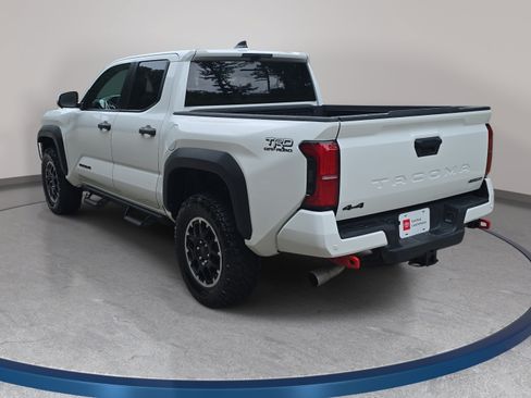 Certified 2025 Toyota Tacoma TRD Off-Road w/ TRD Off Road Premium Package AWD/4WD image 7