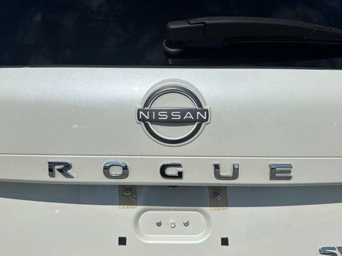 Certified 2022 Nissan Rogue SV w/ SV Premium Package AWD/4WD image 16