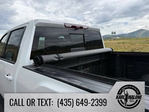 Used 2021 GMC Sierra 2500 AT4 w/ AT4 Premium Plus Package AWD/4WD image 13