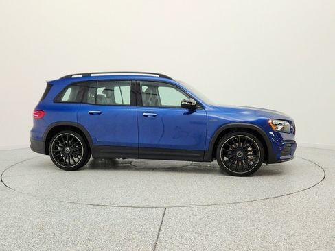 Used 2025 Mercedes-Benz GLB 35 AMG 4MATIC image 4