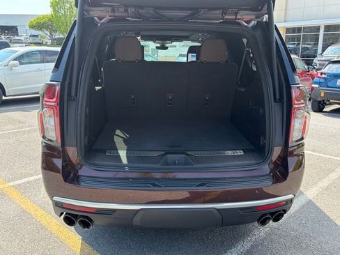 Used 2022 Chevrolet Suburban High Country AWD/4WD image 5