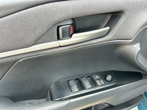 Used 2025 Toyota Camry LE FWD image 13