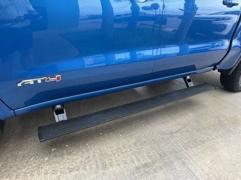 Used 2024 GMC Sierra 1500 AT4 w/ Technology Package AWD/4WD image 12