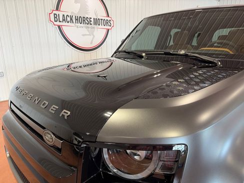 Used 2023 Land Rover Defender 110 image 10