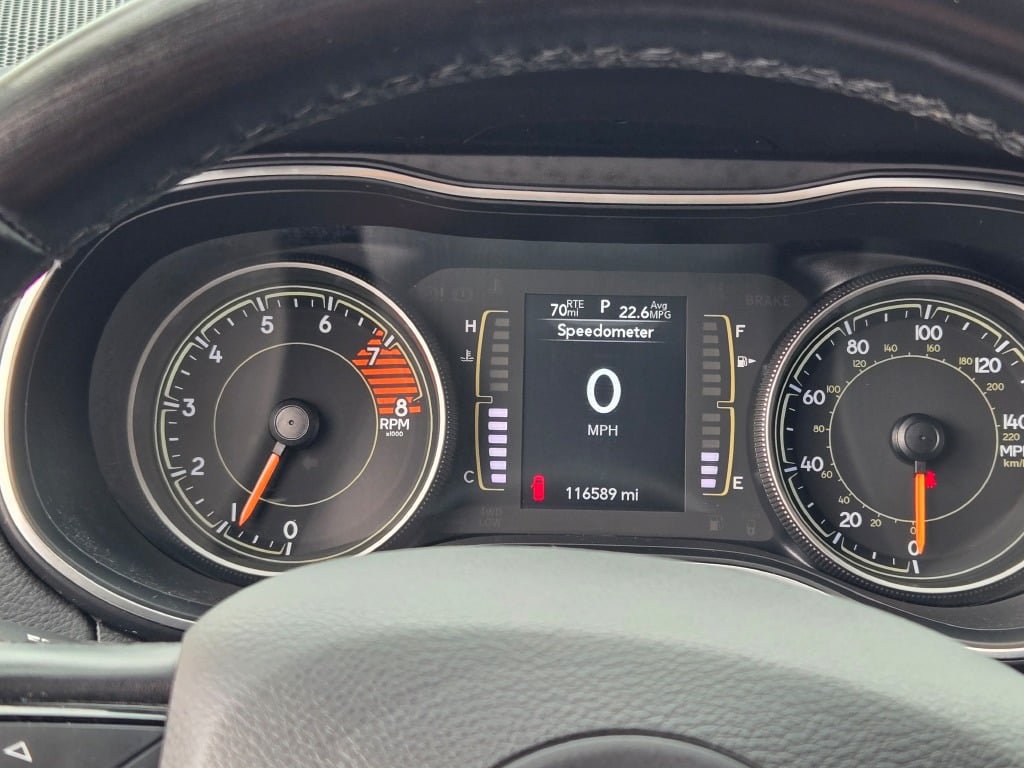 Used 2020 Jeep Cherokee Latitude Plus AWD/4WD image 31