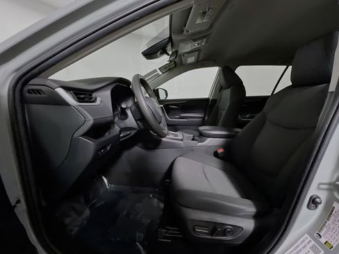 Used 2023 Toyota RAV4 XLE AWD/4WD image 15