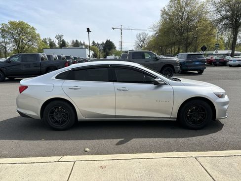 Used 2018 Chevrolet Malibu LS image 5