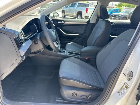 New 2026 Volkswagen Jetta SE FWD image 9