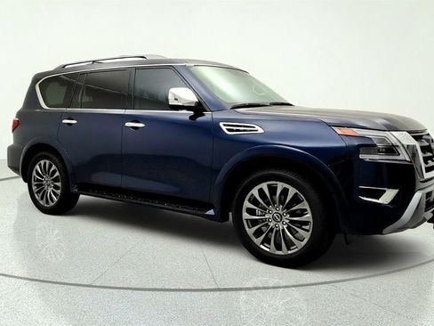 Used 2024 Nissan Armada Platinum w/ Captain's Chairs Package RWD image 3