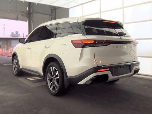 Used 2023 INFINITI QX60 Luxe w/ Vision Package FWD image 3