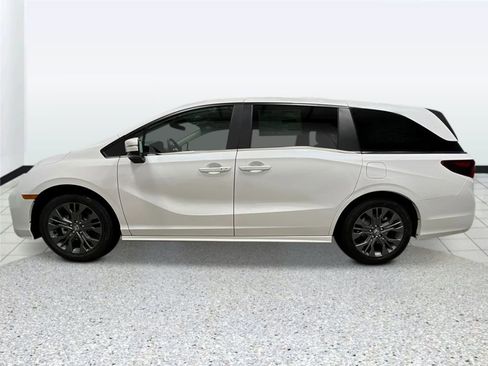 New 2026 Honda Odyssey Touring image 6