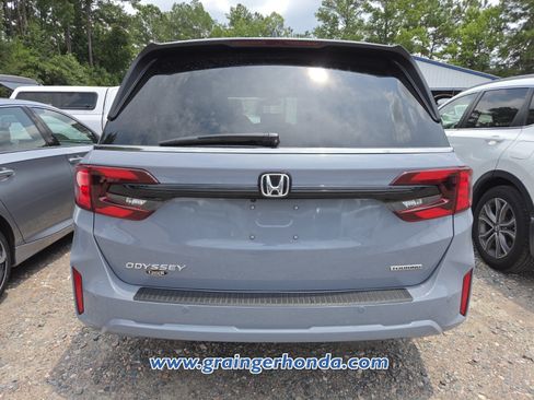 Used 2026 Honda Odyssey Touring image 7
