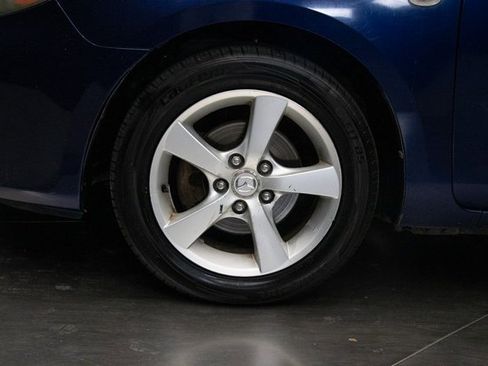 Used 2005 MAZDA MAZDA3 I w/ Pwr & 16" Alloy Wheel Pkg image 8