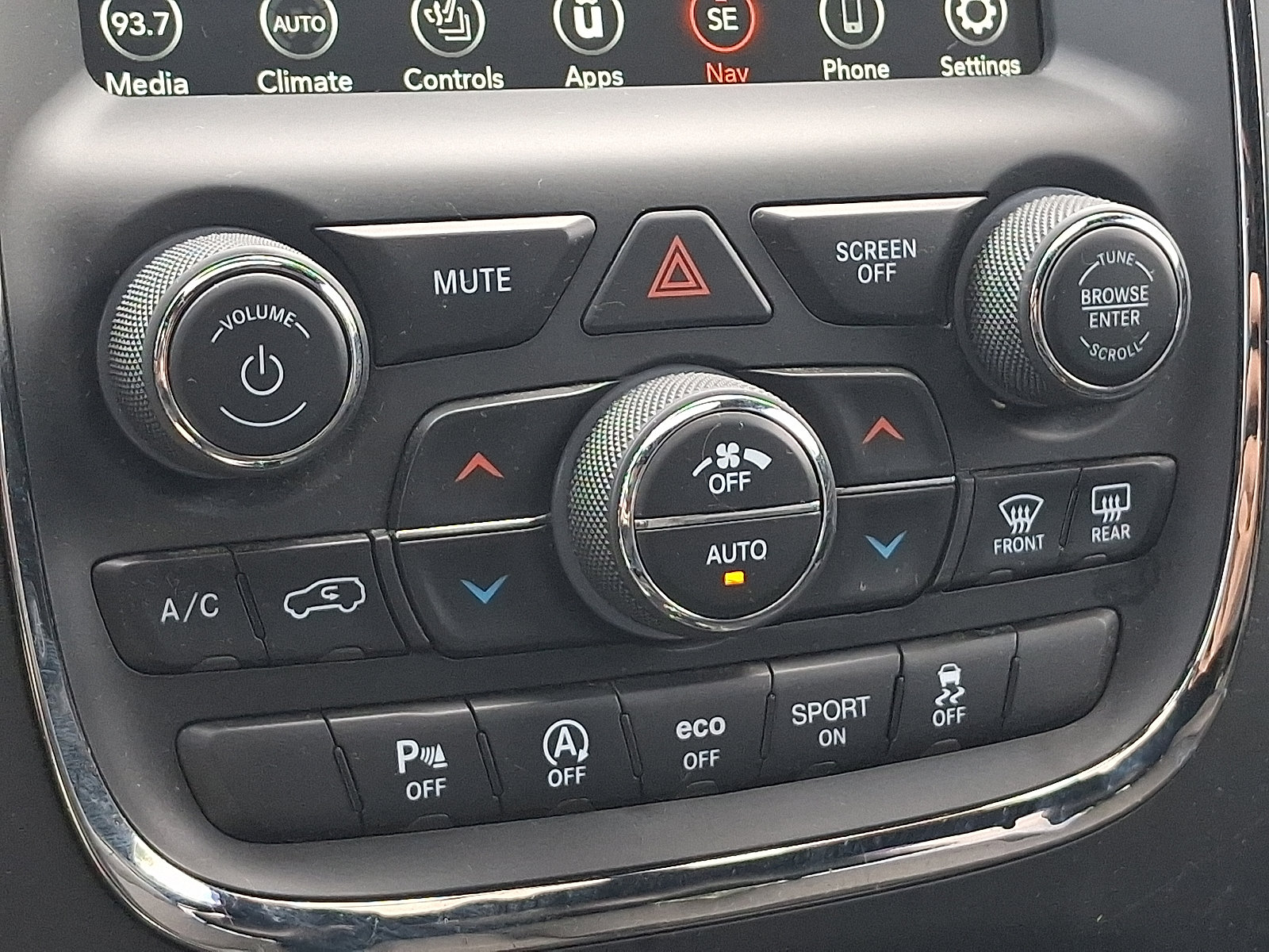 Certified 2018 Dodge Durango GT w/ Premium Group AWD/4WD image 16