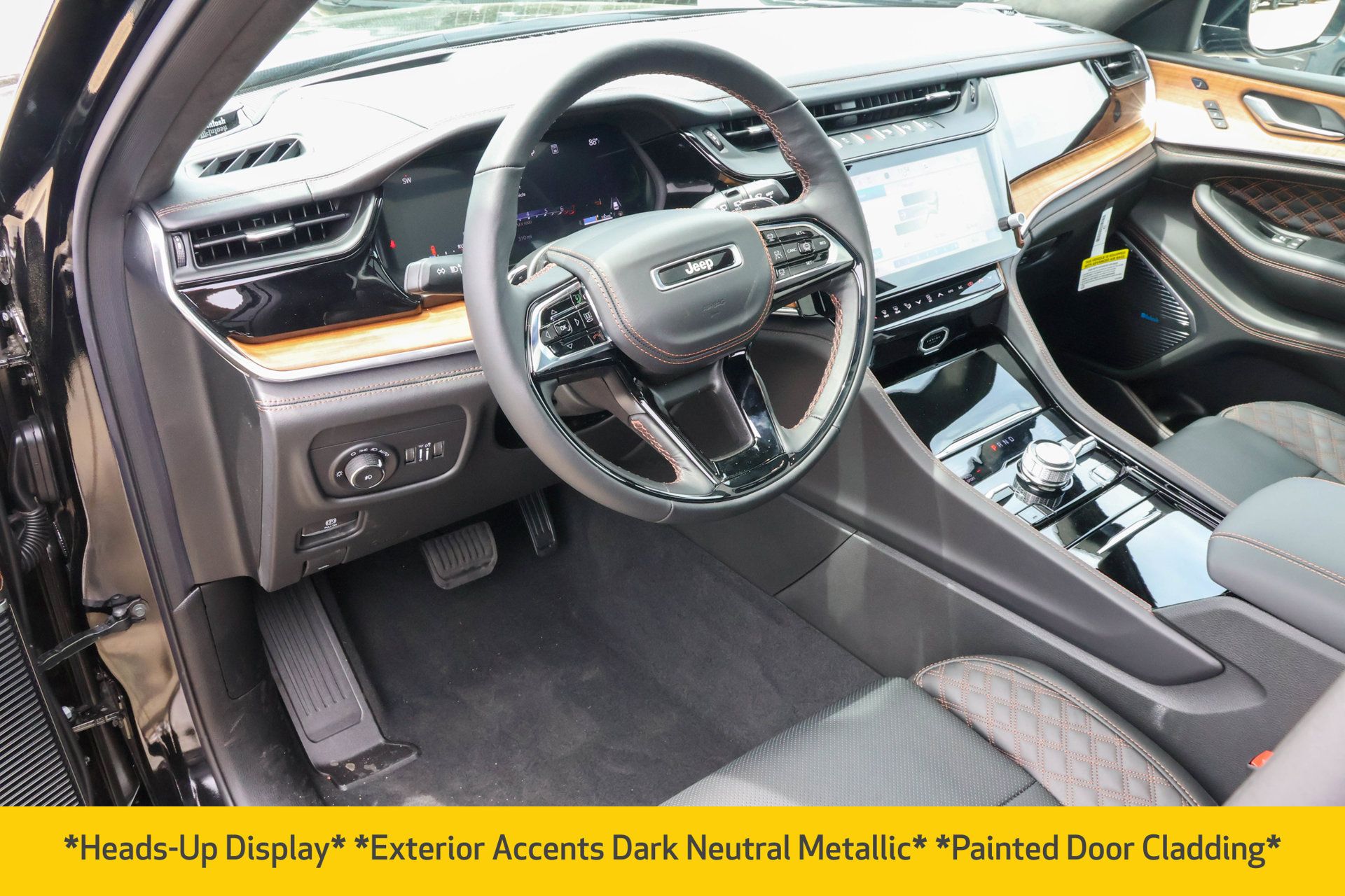 New 2026 Jeep Grand Cherokee L Summit w/ Obsidian Package AWD/4WD image 4