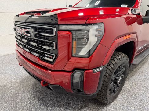 Used 2024 GMC Sierra 2500 AT4 w/ AT4 Premium Plus Package AWD/4WD image 12