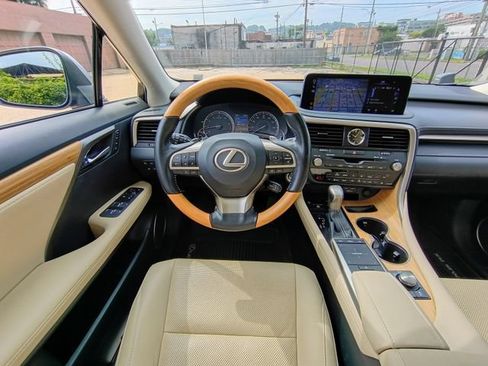 Used 2022 Lexus RX 350L FWD w/ Premium Package image 34