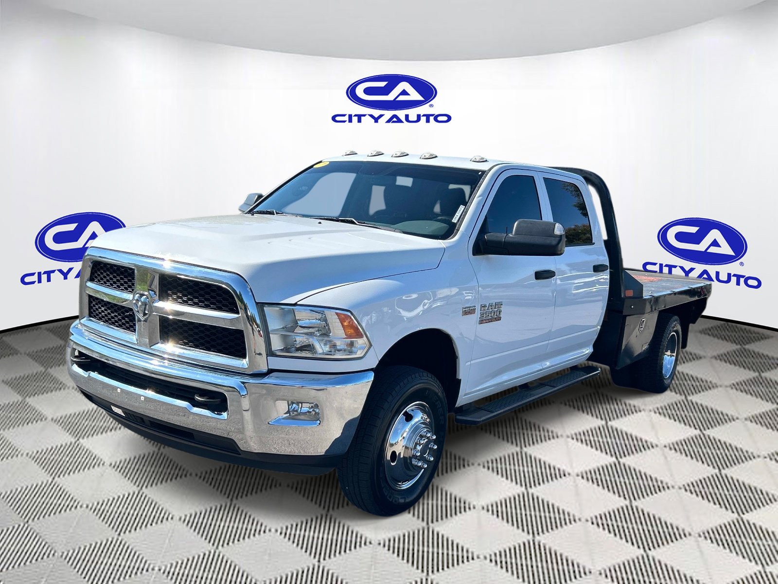Used 2017 RAM 3500 Tradesman w/ Chrome Appearance Group AWD/4WD image 8