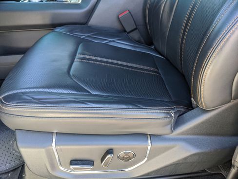 Used 2024 Ford Expedition Platinum image 24