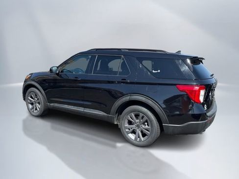 Certified 2022 Ford Explorer XLT w/ Equipment Group 202A image 7
