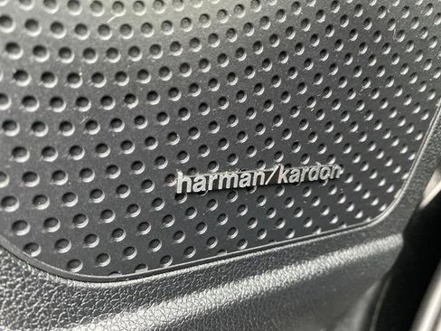 Certified 2019 Kia Niro Touring image 25