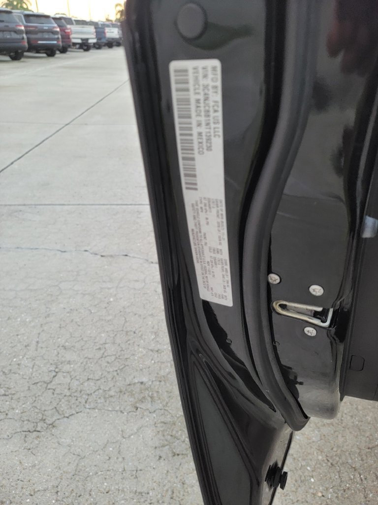 Used 2022 Jeep Compass Latitude FWD image 23