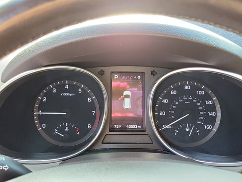 Used 2017 Hyundai Santa Fe Limited FWD image 12