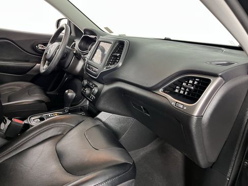 Used 2022 Jeep Cherokee Latitude Lux w/ Sun & Sound Group image 34