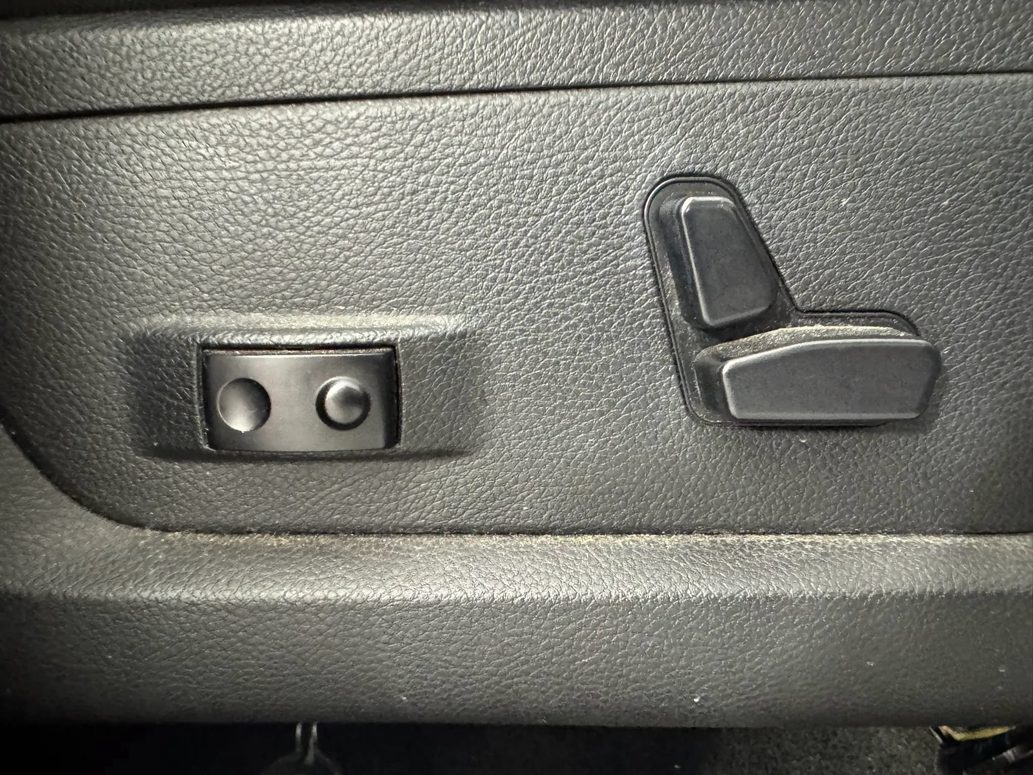 Used 2015 RAM 1500 Limited AWD/4WD image 34