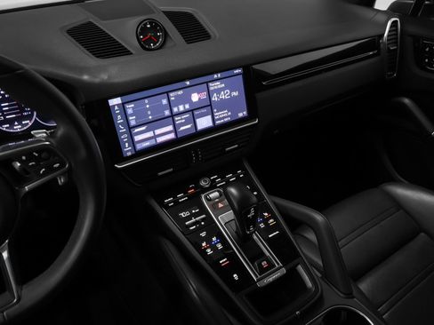 Certified 2019 Porsche Cayenne image 31