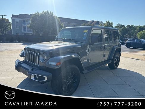 Used 2021 Jeep Wrangler Unlimited Sahara w/ Cold Weather Group AWD/4WD image 3