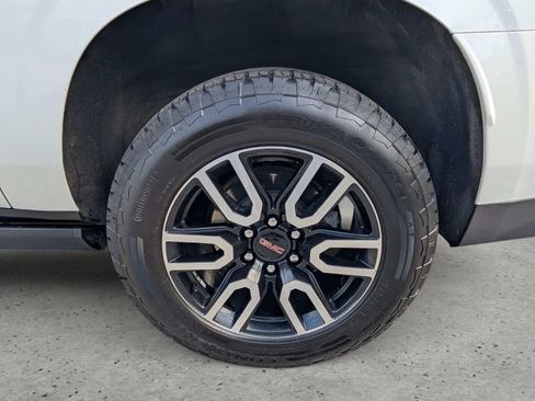 Used 2023 GMC Yukon XL AT4 w/ Technology Package AWD/4WD image 8