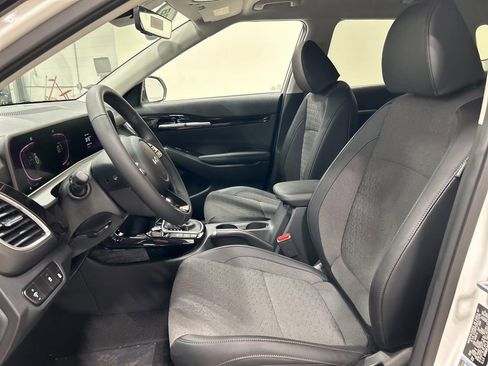 New 2026 Kia Seltos S image 9