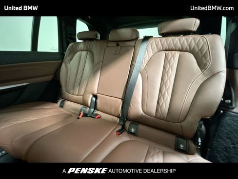 Used 2026 BMW X7 M60i image 21