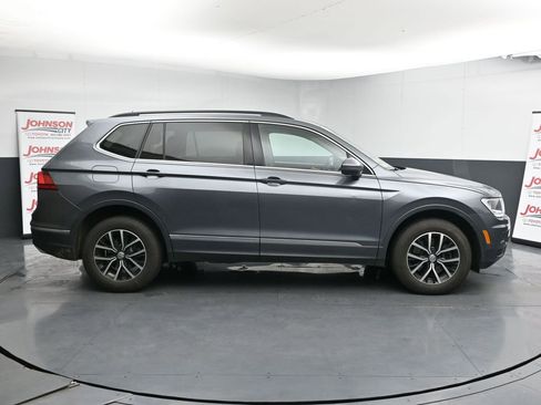 Used 2021 Volkswagen Tiguan SE image 9
