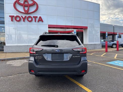 Used 2024 Subaru Outback Premium image 5