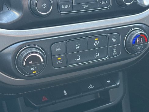 Used 2018 GMC Canyon SLE w/ SLE Convenience Package image 19