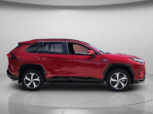 Used 2023 Toyota RAV4 SE AWD/4WD image 5