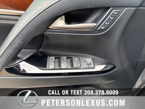 Used 2019 Lexus LX 570 4WD w/ Luxury Package image 24