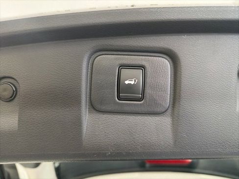 Used 2018 Nissan Murano SL w/ Moonroof Package image 38