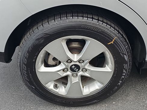 Used 2017 Kia Soul image 12