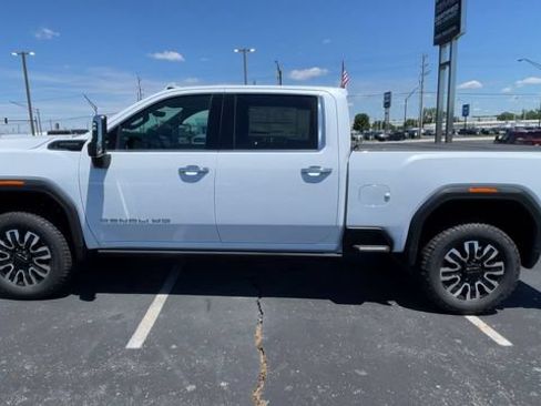 New 2026 GMC Sierra 2500 Denali Ultimate AWD/4WD image 7