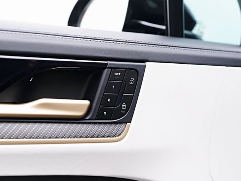 Used 2025 Porsche Cayenne GTS image 41